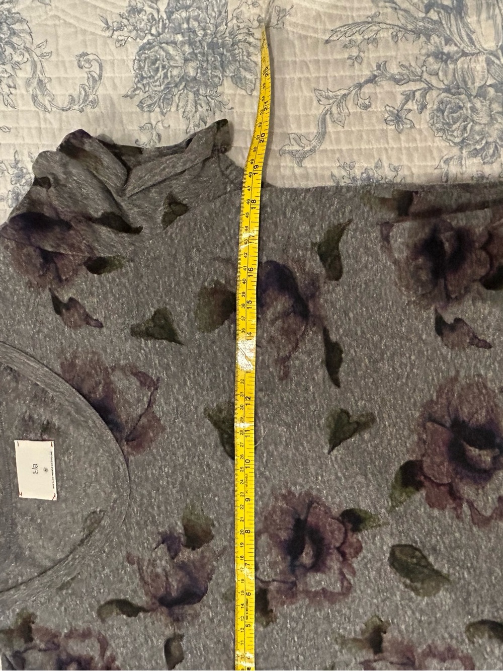 t.la Anthropologie Floral Print Short Sleeve Tee - Gray with Purple Flowers - Picture 3 of 4